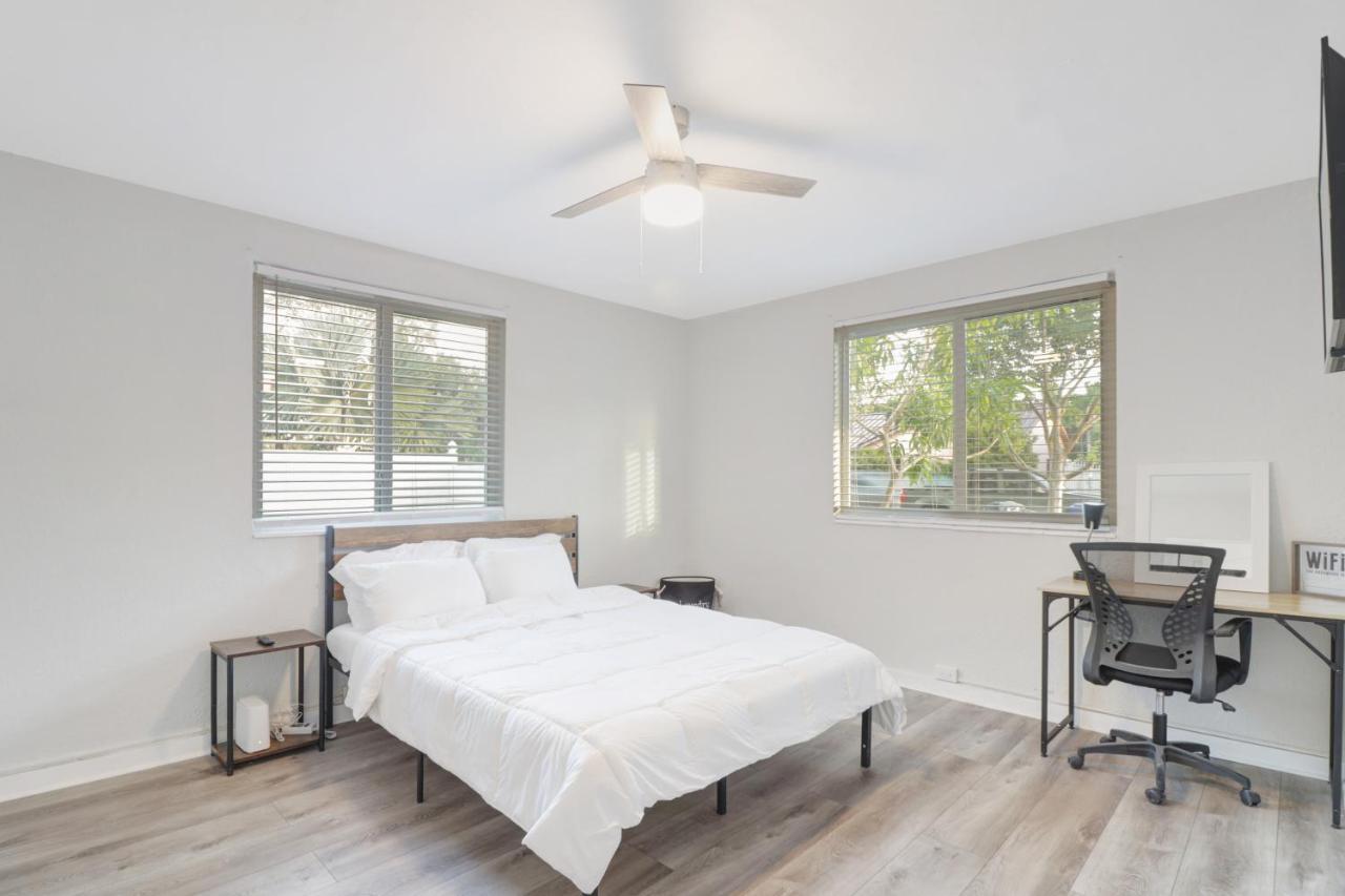 Spacious And Luxurious Home Centrally Located Between Miami And Ft. Lauderdale Miramar Kültér fotó