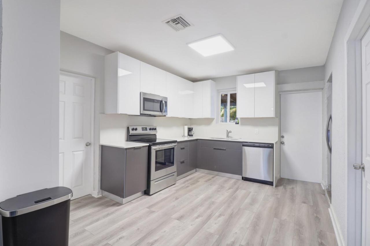 Spacious And Luxurious Home Centrally Located Between Miami And Ft. Lauderdale Miramar Kültér fotó