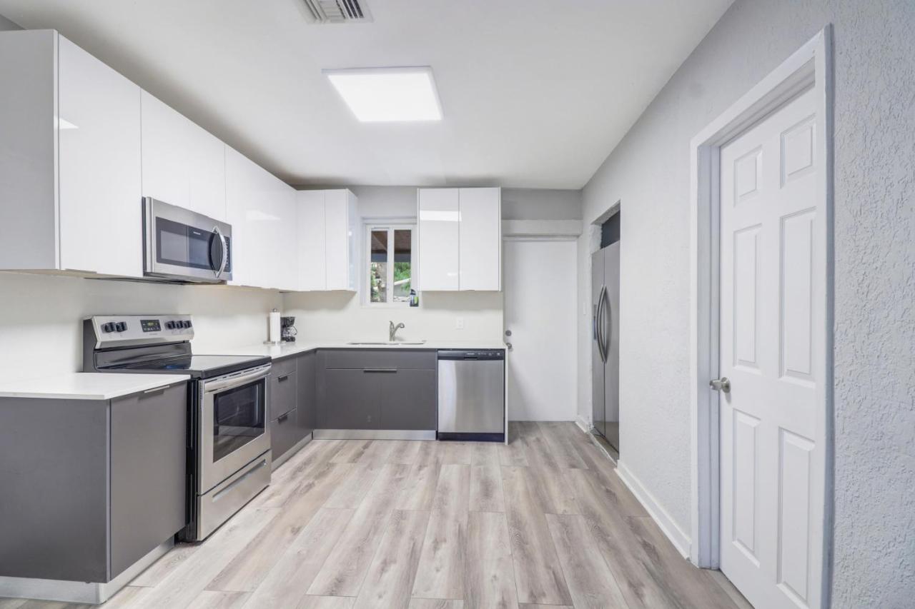 Spacious And Luxurious Home Centrally Located Between Miami And Ft. Lauderdale Miramar Kültér fotó